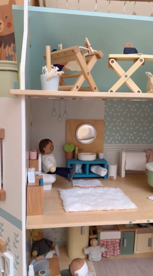 Le Toy Van  木製ドールハウス "Bluebelle House"