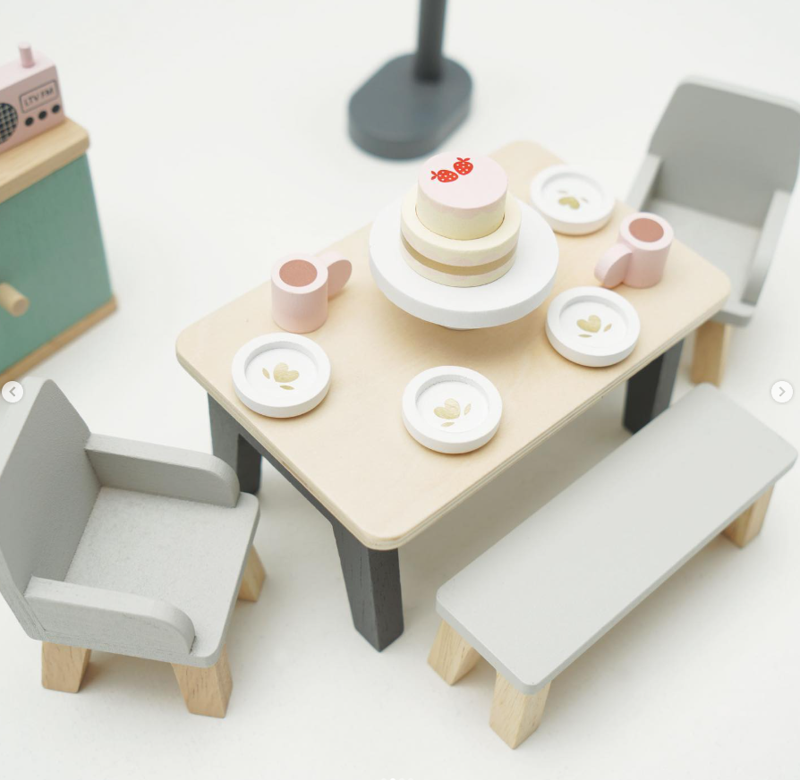 Le Toy Van  木製ダイニングルームセット｜家具セット｜ドールハウス｜おままごと
