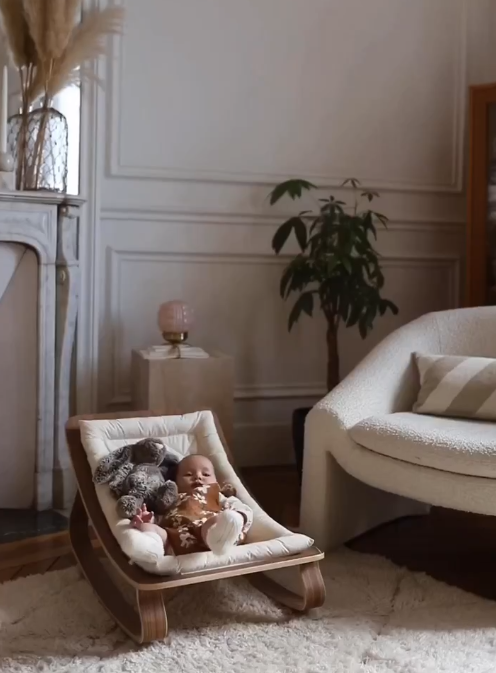 Charlie Crane ベビーバウンサー｜Babywippe LEVO Walnut｜Organic Milk