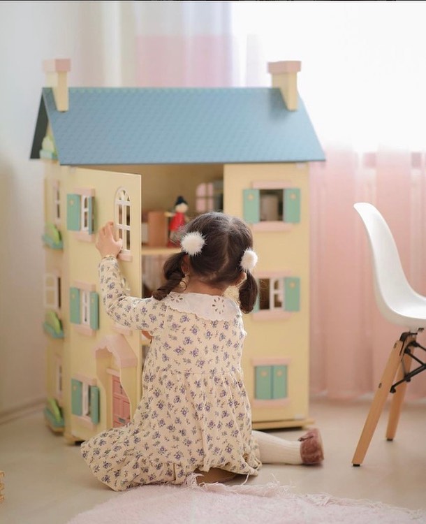 Le Toy Van  木製ドールハウス "Cherry Tree Hall"