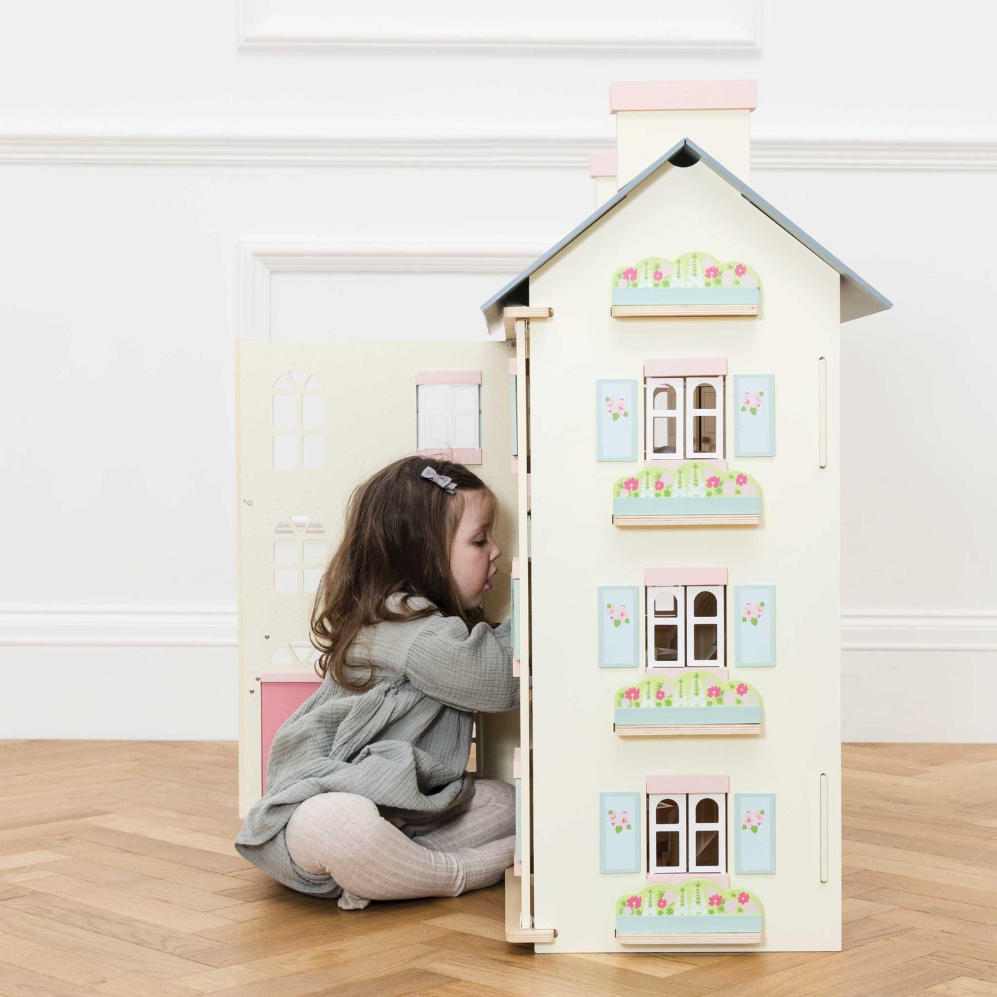 Le Toy Van  木製ドールハウス "Cherry Tree Hall"