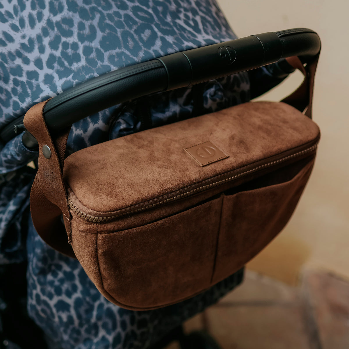 Elodie  2WAY ベビーカーオーガナイザー＆ショルダーバッグ｜Caramel Brown
