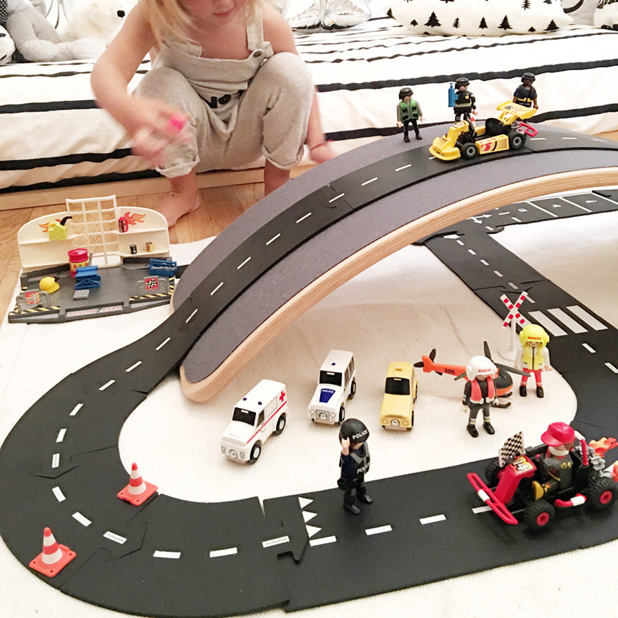 waytoplay ハイウェイ 道路セット 16ピース｜柔らかく防水・室内外で